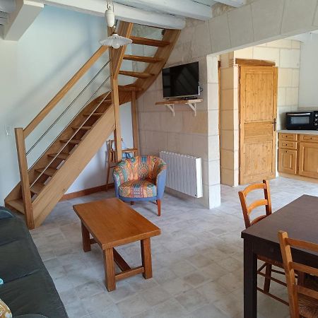 Gite De La Grand Maison Le Noyer Seigy Esterno foto